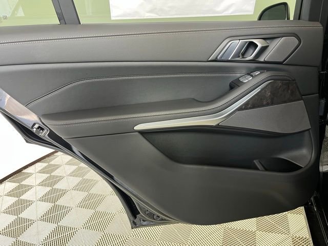 Used 2026 BMW X7 xDrive40i w/ Premium Package image 21