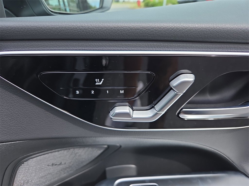 New 2025 Mercedes-Benz C 300 4MATIC Sedan image 17