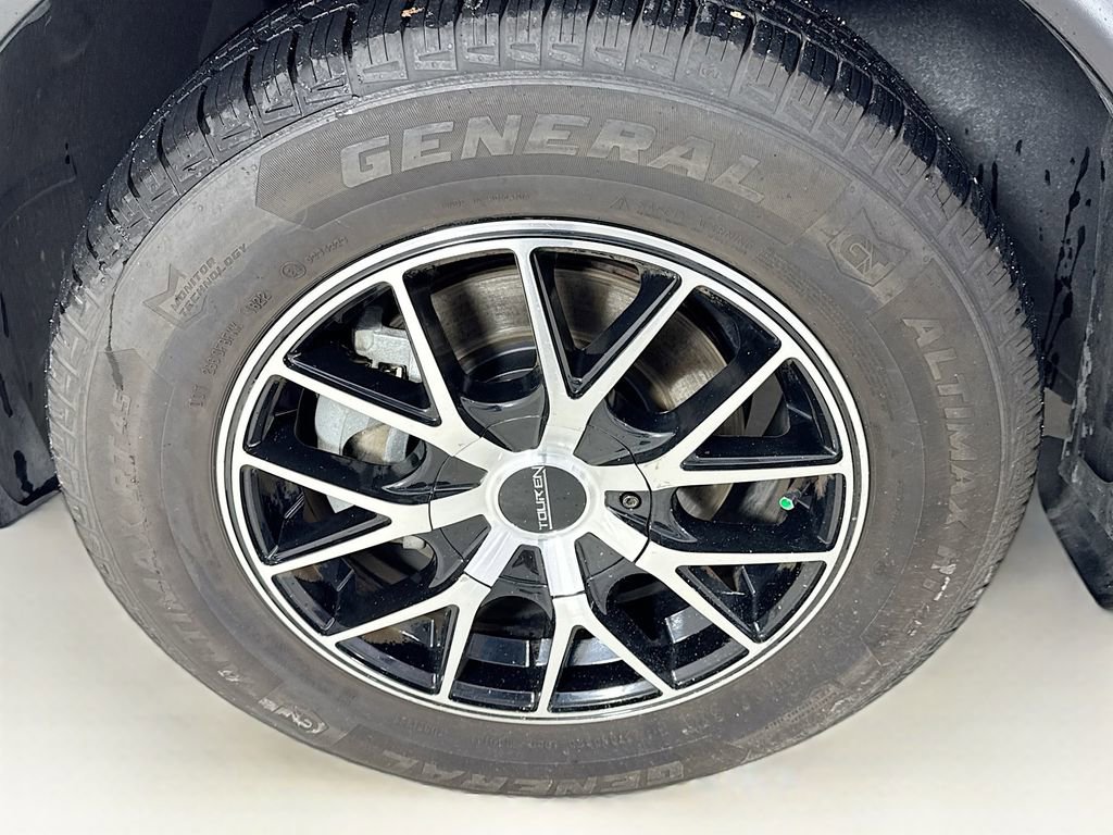 Used 2020 Nissan Rogue Sport S image 38