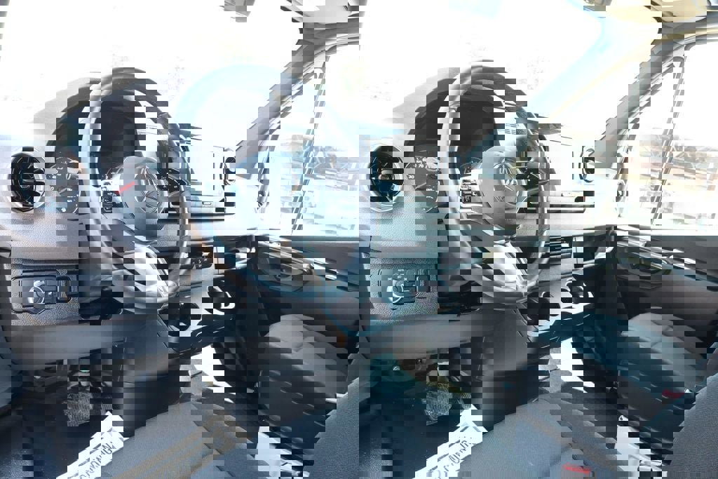 Used 2025 Mercedes-Benz Sprinter 2500 image 11