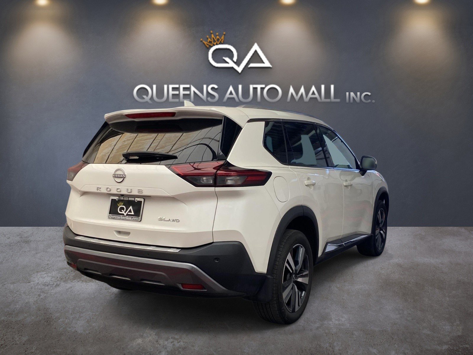 Used 2023 Nissan Rogue SL AWD/4WD image 6