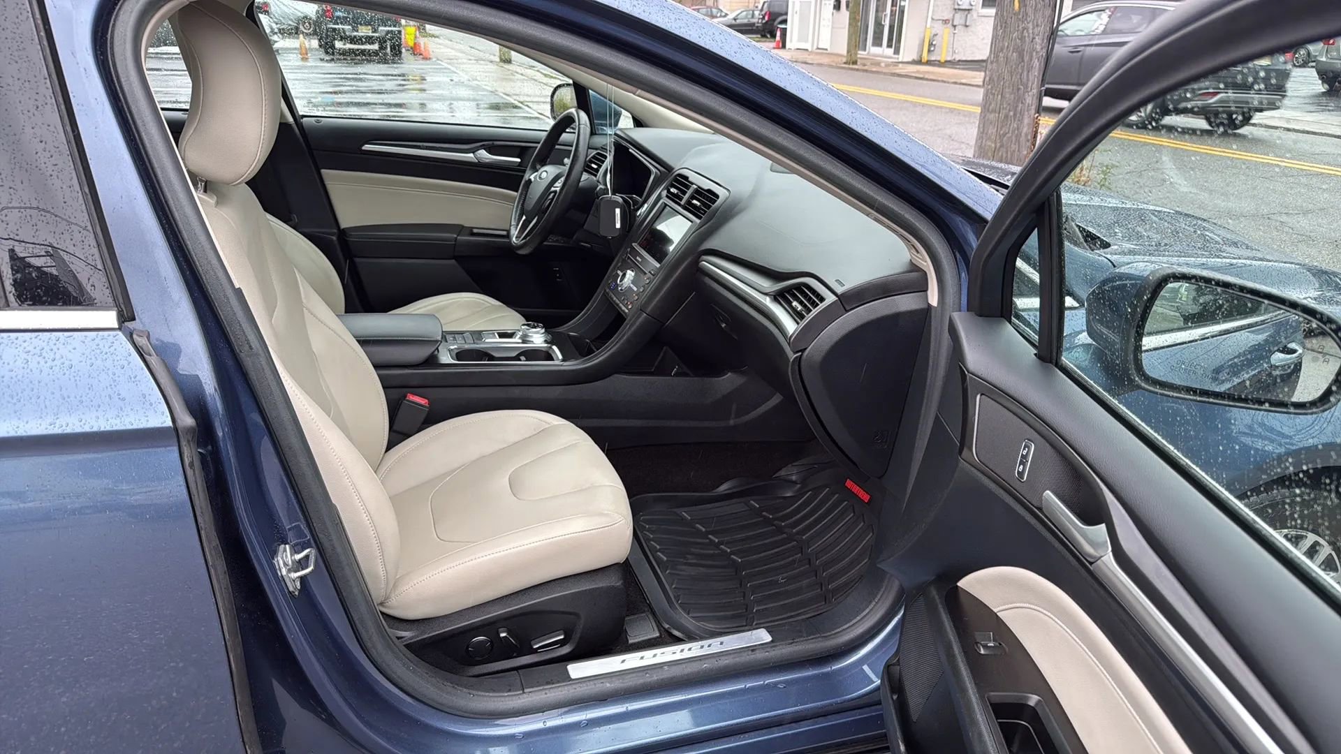 Used 2018 Ford Fusion Energi Titanium image 25