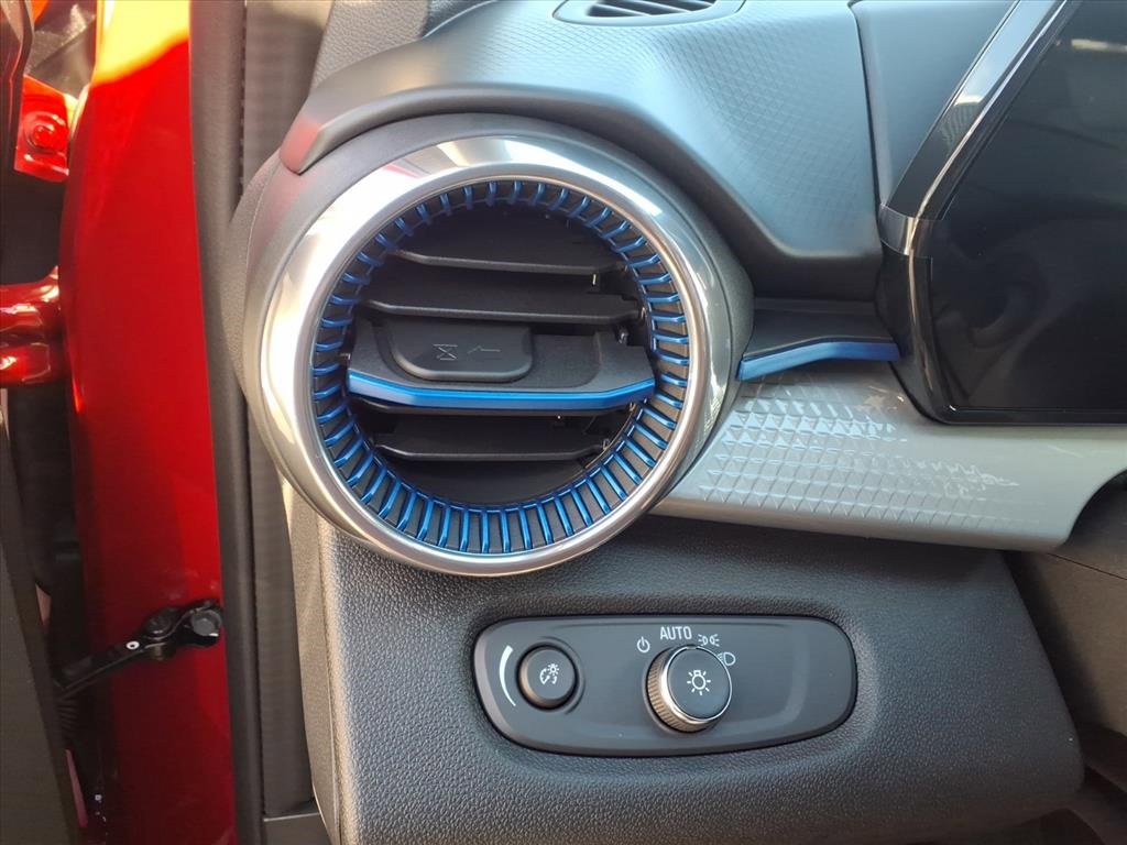 New 2026 Chevrolet Trax LT image 21