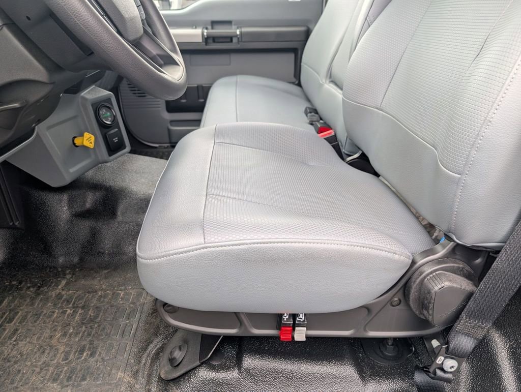 New 2025 Ford F750 2WD Regular Cab Super Duty image 28