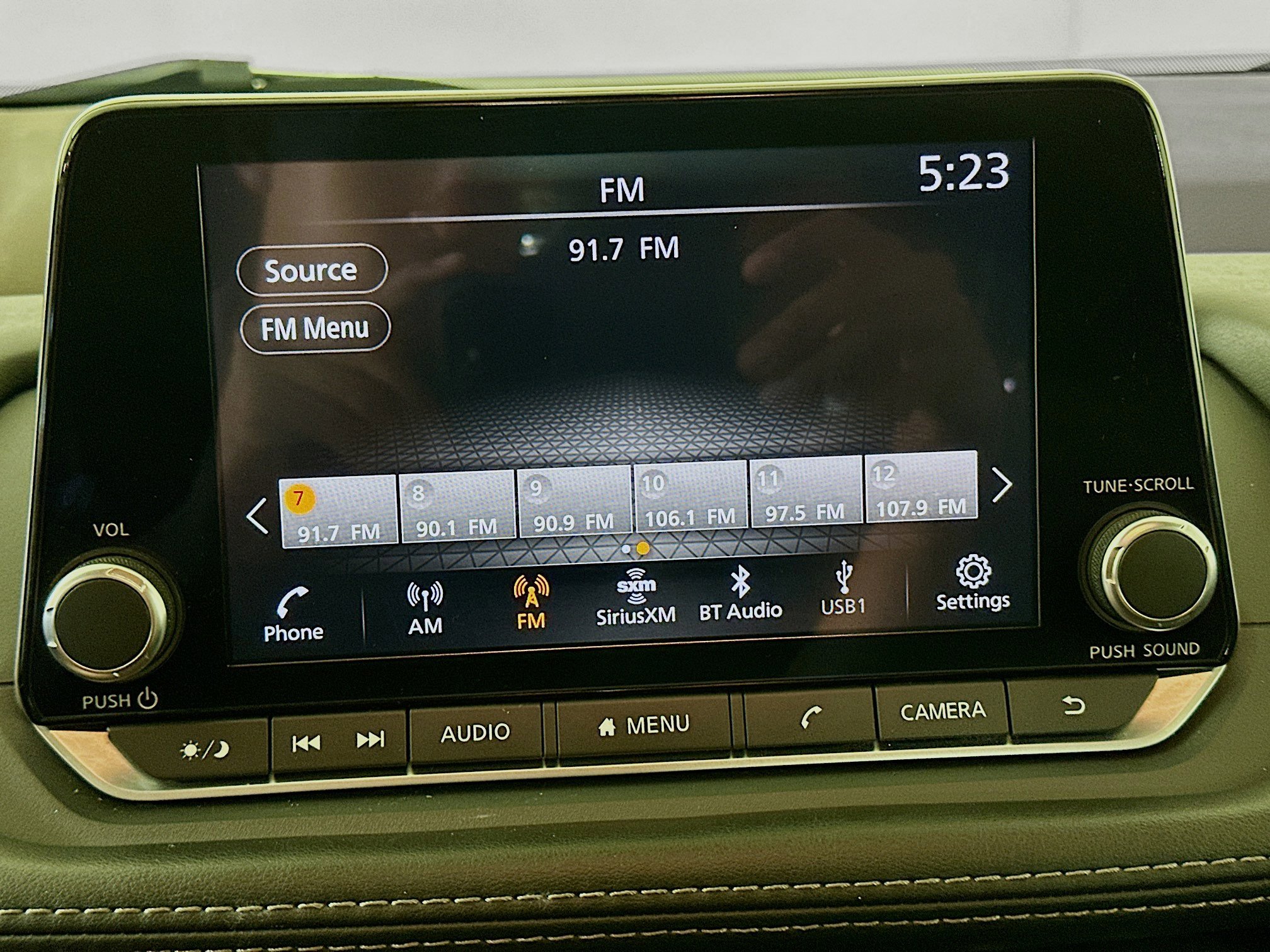 Used 2023 Nissan Rogue SV image 21