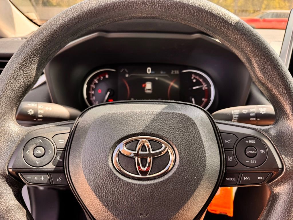 Used 2025 Toyota RAV4 LE image 15