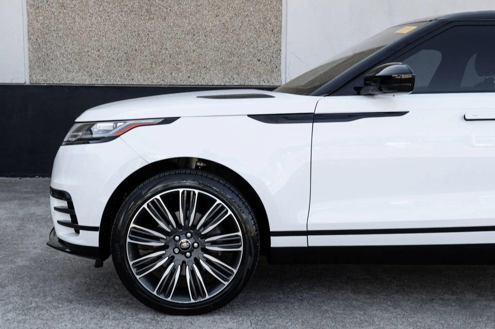 Used 2022 Land Rover Range Rover Velar R-Dynamic S AWD/4WD image 15