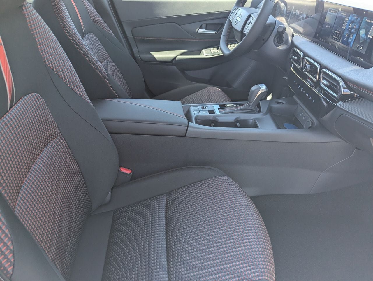 New 2027 Nissan Sentra SR FWD image 32
