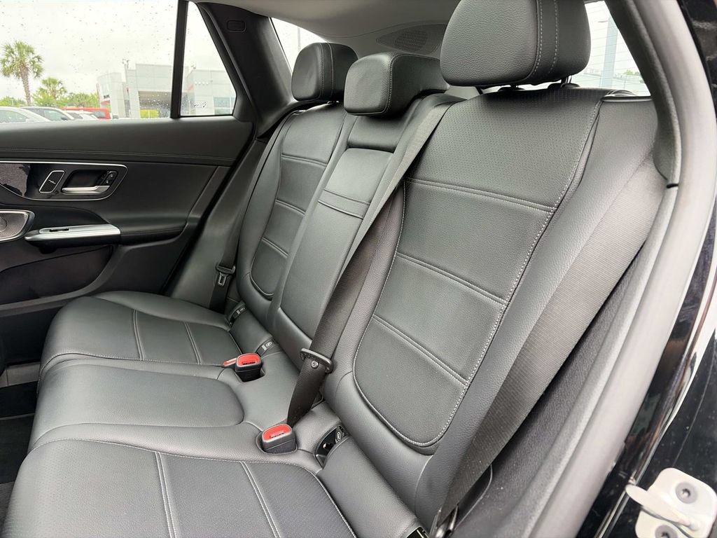 Used 2023 Mercedes-Benz GLC 300 4MATIC image 15