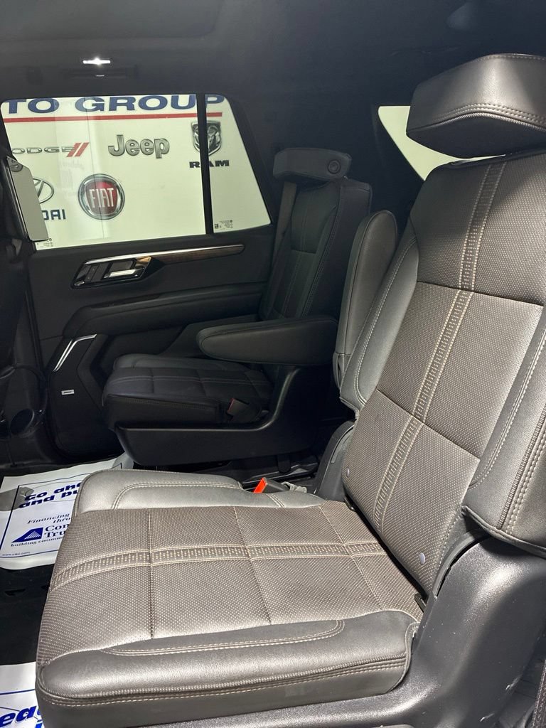 Used 2025 Chevrolet Tahoe High Country AWD/4WD image 23