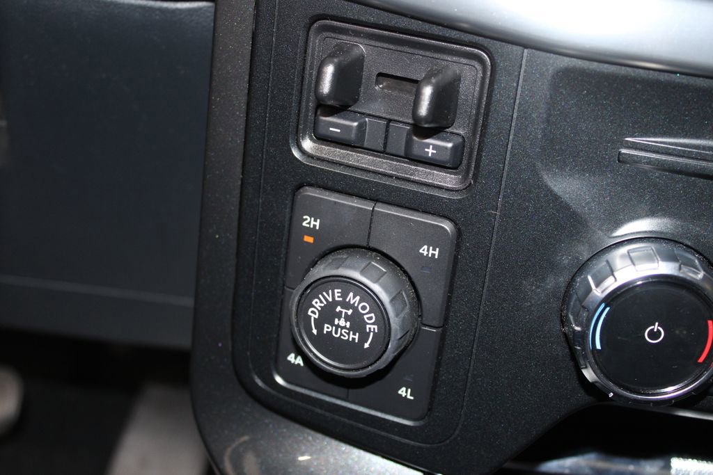 Used 2023 Ford F150 Lariat w/ Equipment Group 502A High image 31