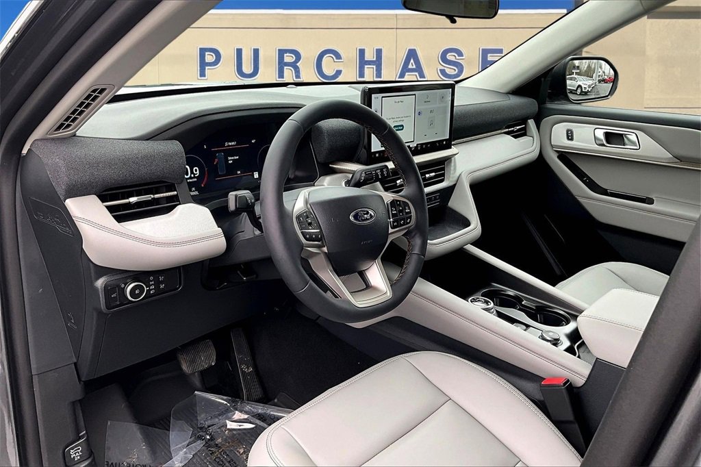 New 2026 Ford Explorer Active w/ Active Comfort Package image 7