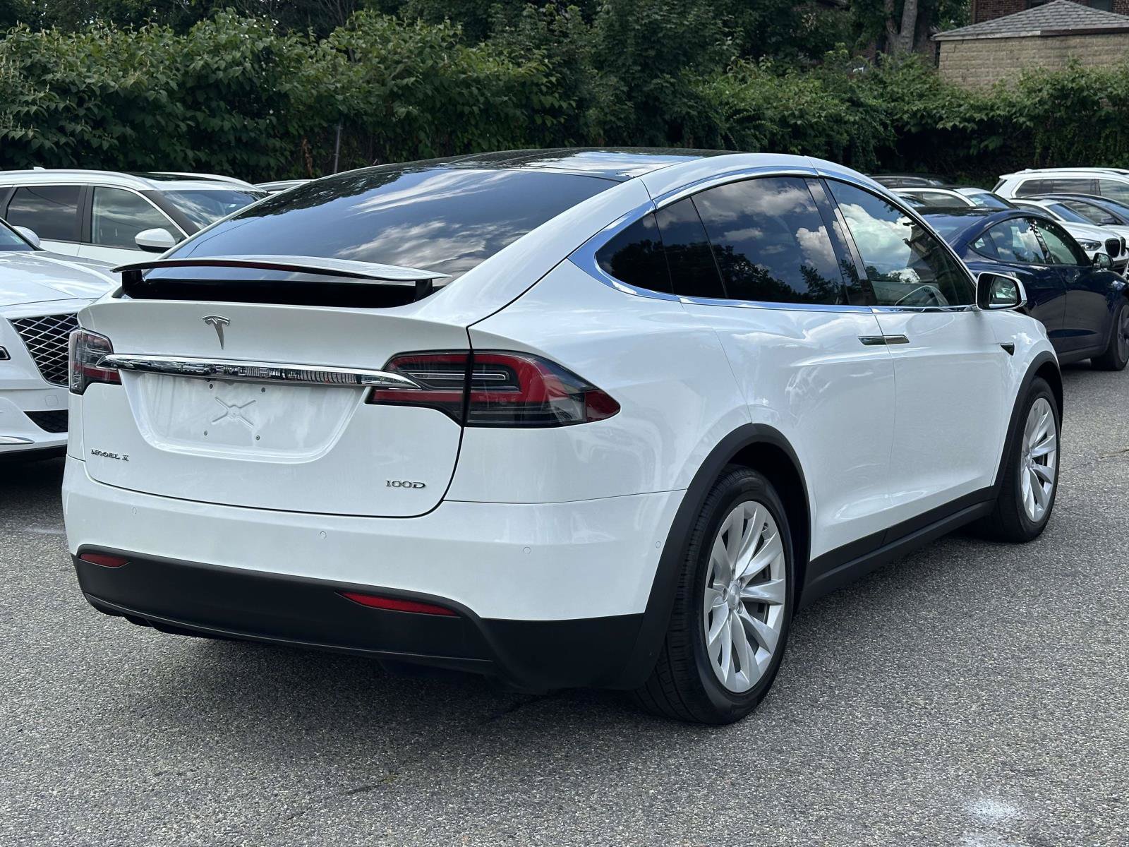 Used 2019 Tesla Model X 100D AWD/4WD image 3