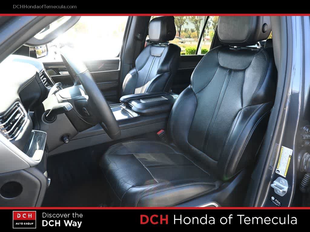Used 2022 Jeep Wagoneer Series II RWD image 18