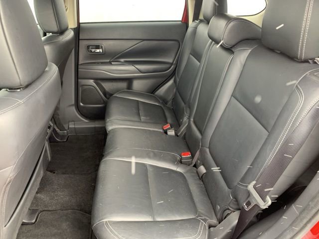 Used 2019 Mitsubishi Outlander AWD image 12