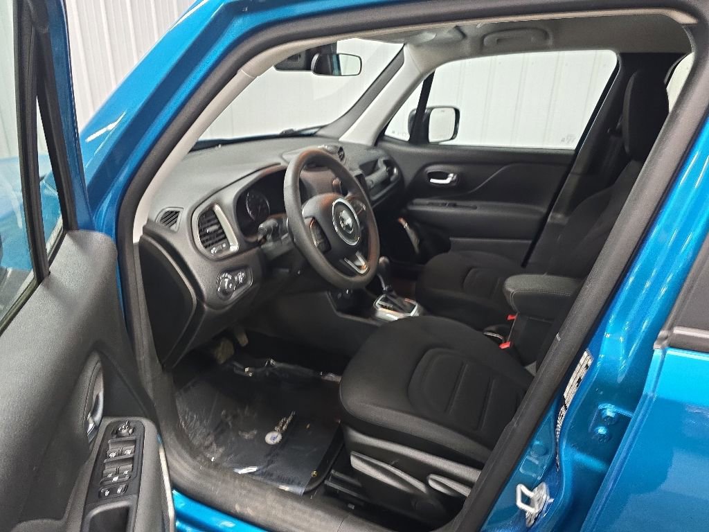 Used 2022 Jeep Renegade Latitude AWD/4WD image 29