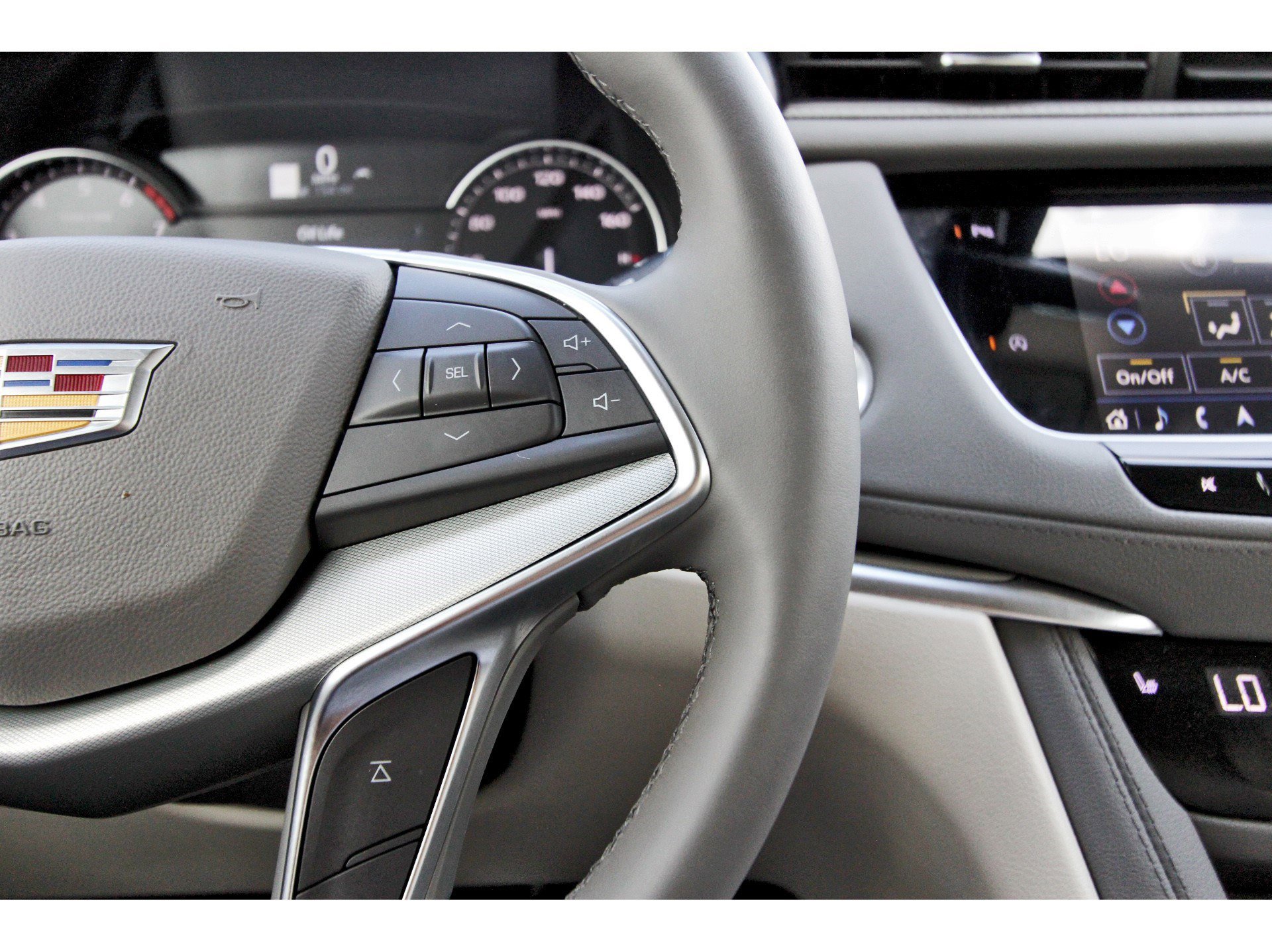 Used 2025 Cadillac XT5 Premium Luxury w/ LPO, Floor Liner Package image 18