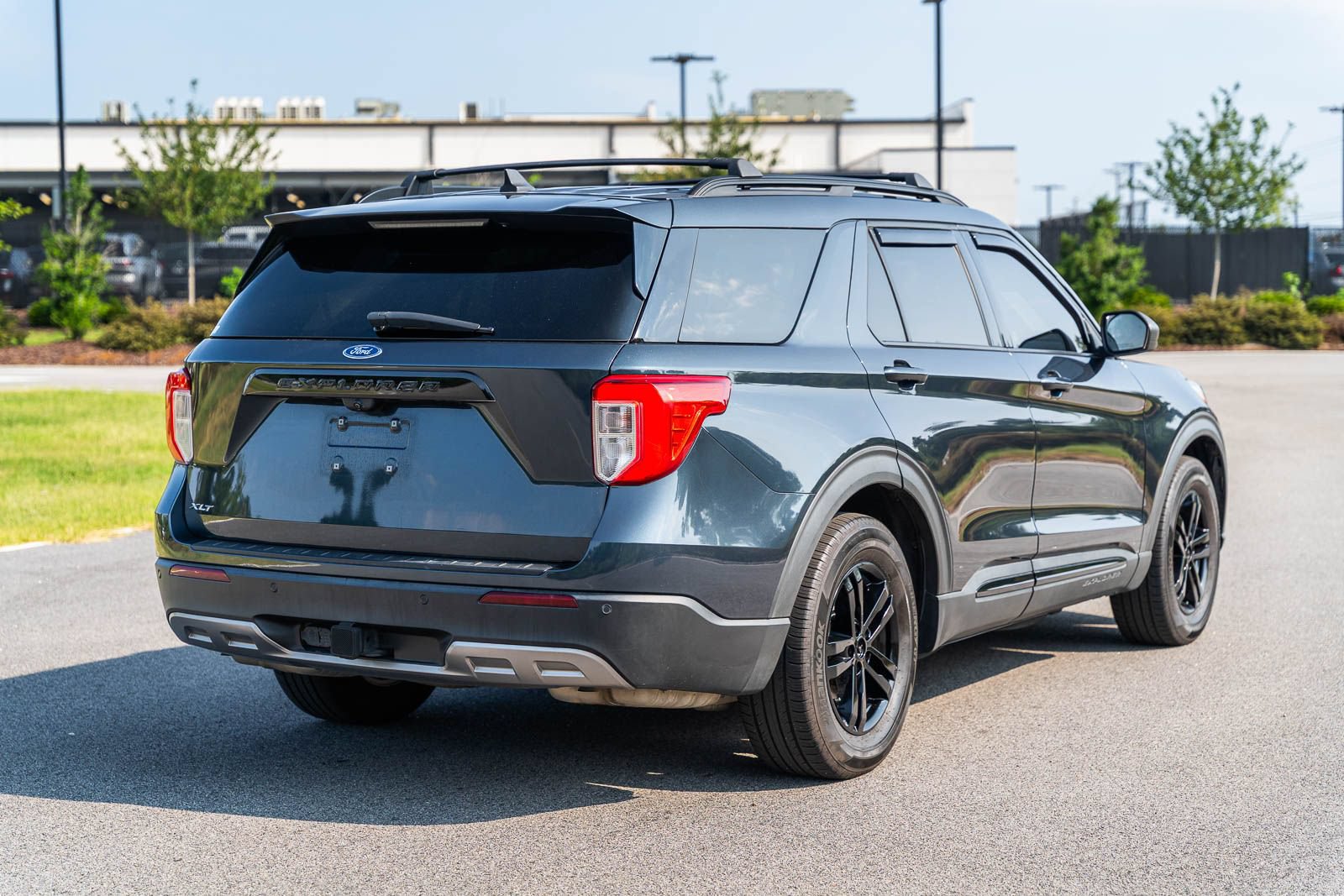 Used 2022 Ford Explorer XLT w/ Equipment Group 202A RWD image 7