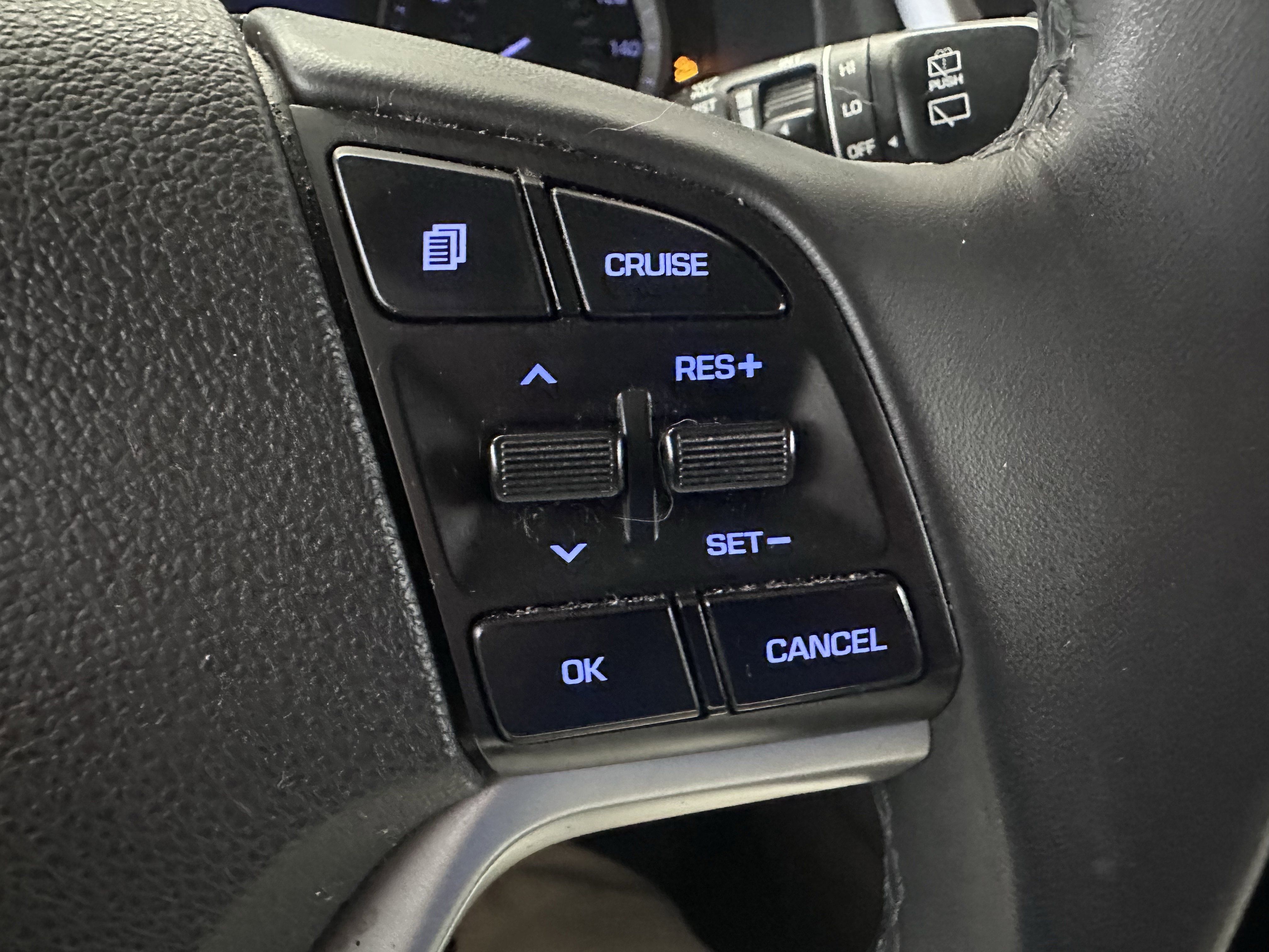 Used 2018 Hyundai Tucson Sport w/ Cargo Package image 43