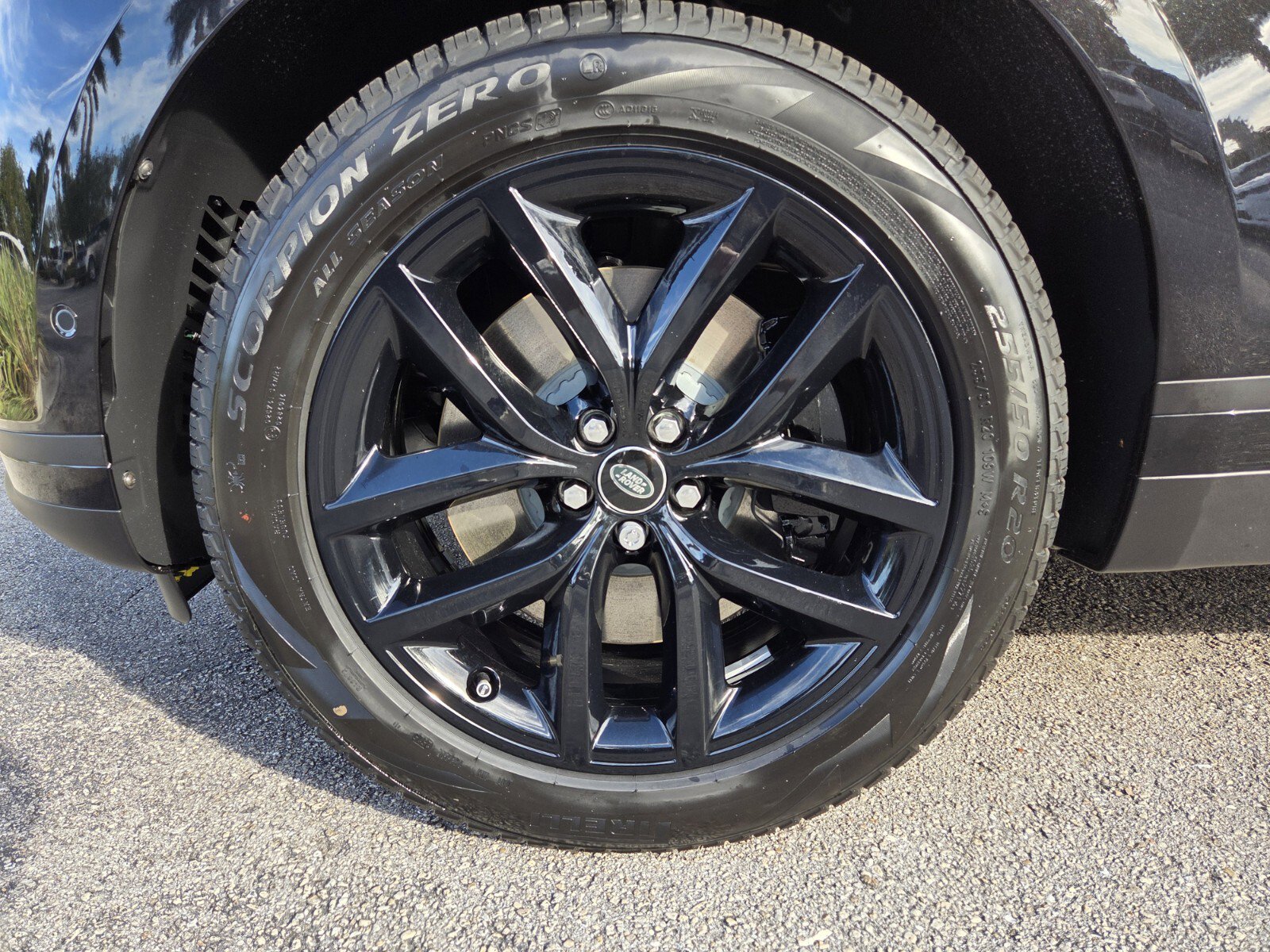 New 2026 Land Rover Range Rover Velar S image 9