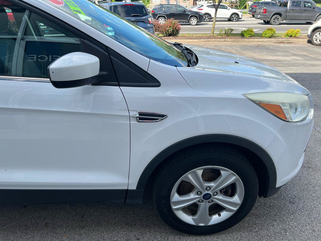 Used 2015 Ford Escape SE w/ Equipment Group 201A AWD/4WD image 8
