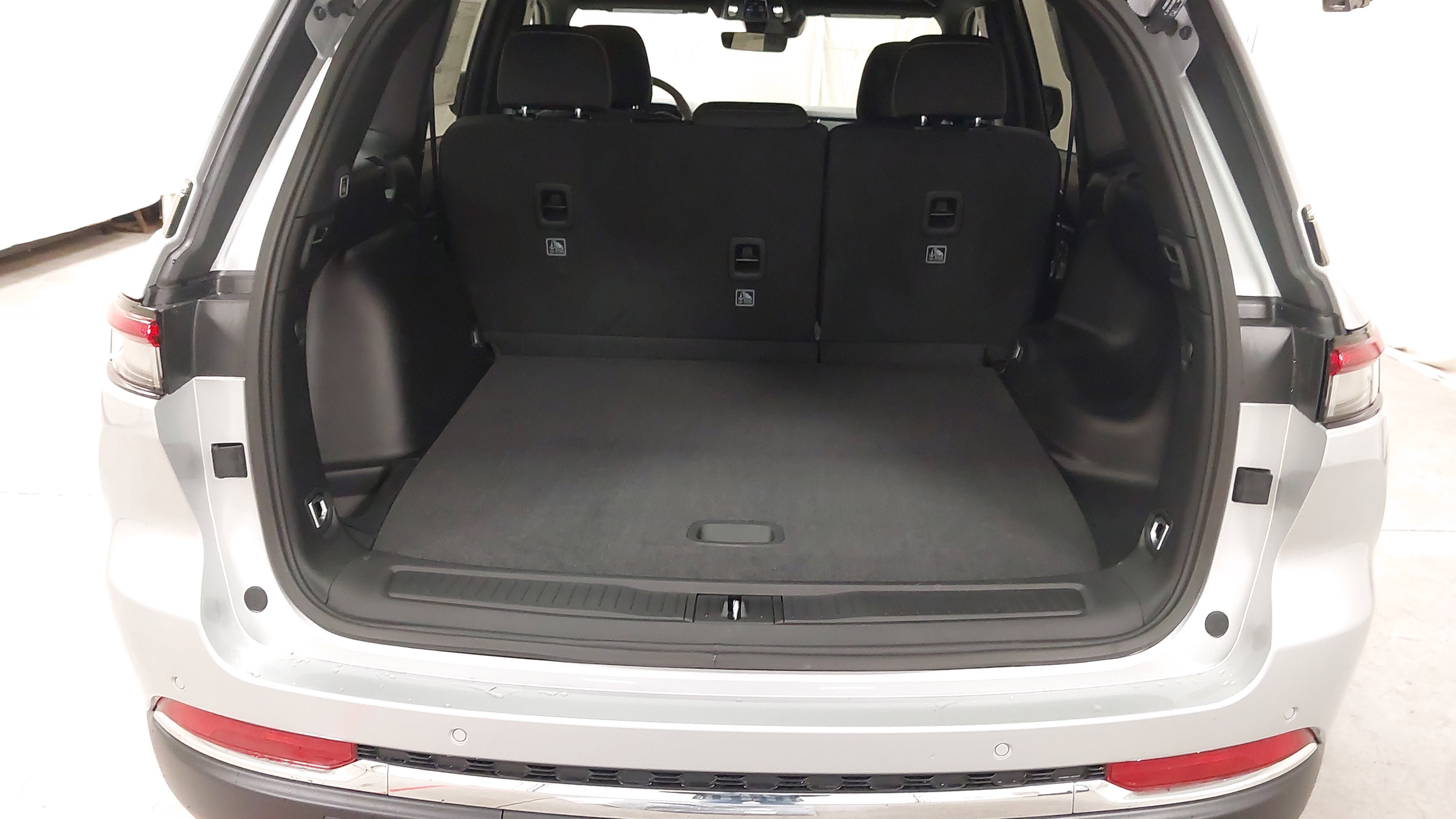 New 2026 Jeep Grand Cherokee Laredo X AWD/4WD image 27