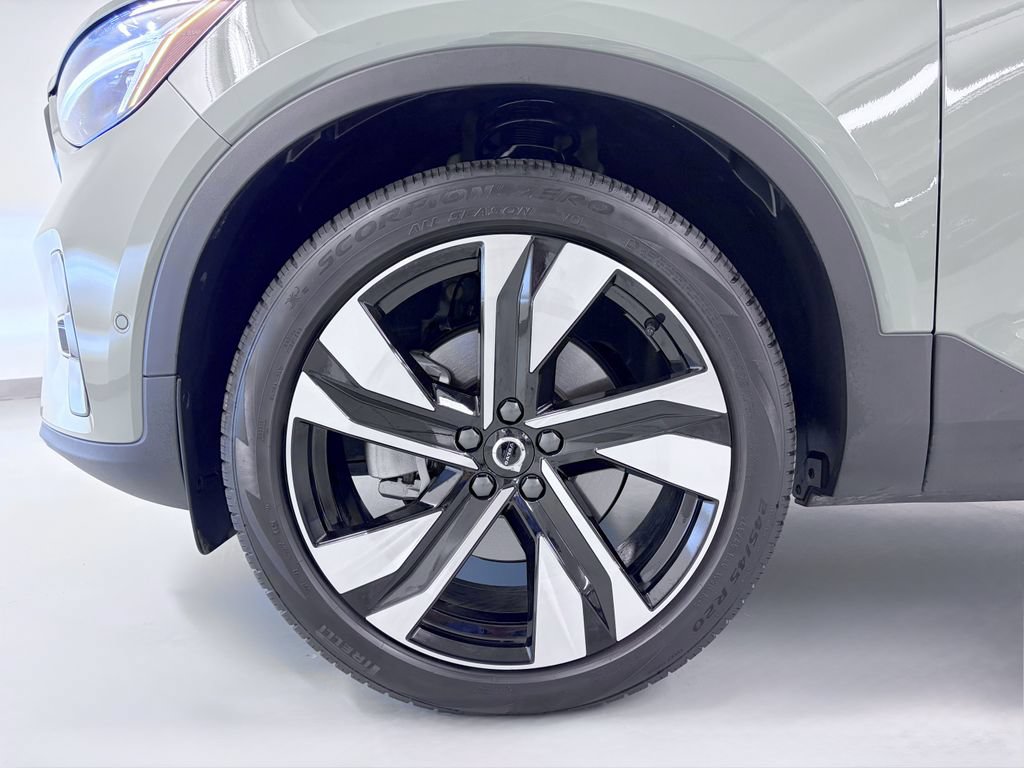 Used 2025 Volvo XC40 B5 Ultra w/ Climate Package AWD/4WD image 11