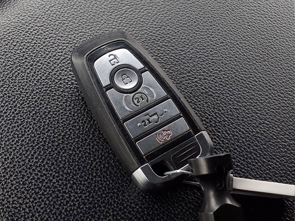 Used 2022 Ford F150 Lariat image 13