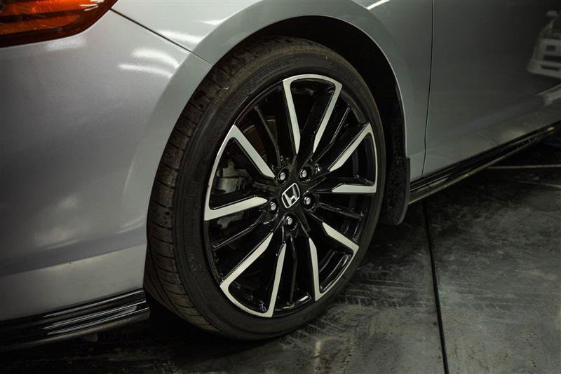 Used 2023 Honda Accord Touring image 3
