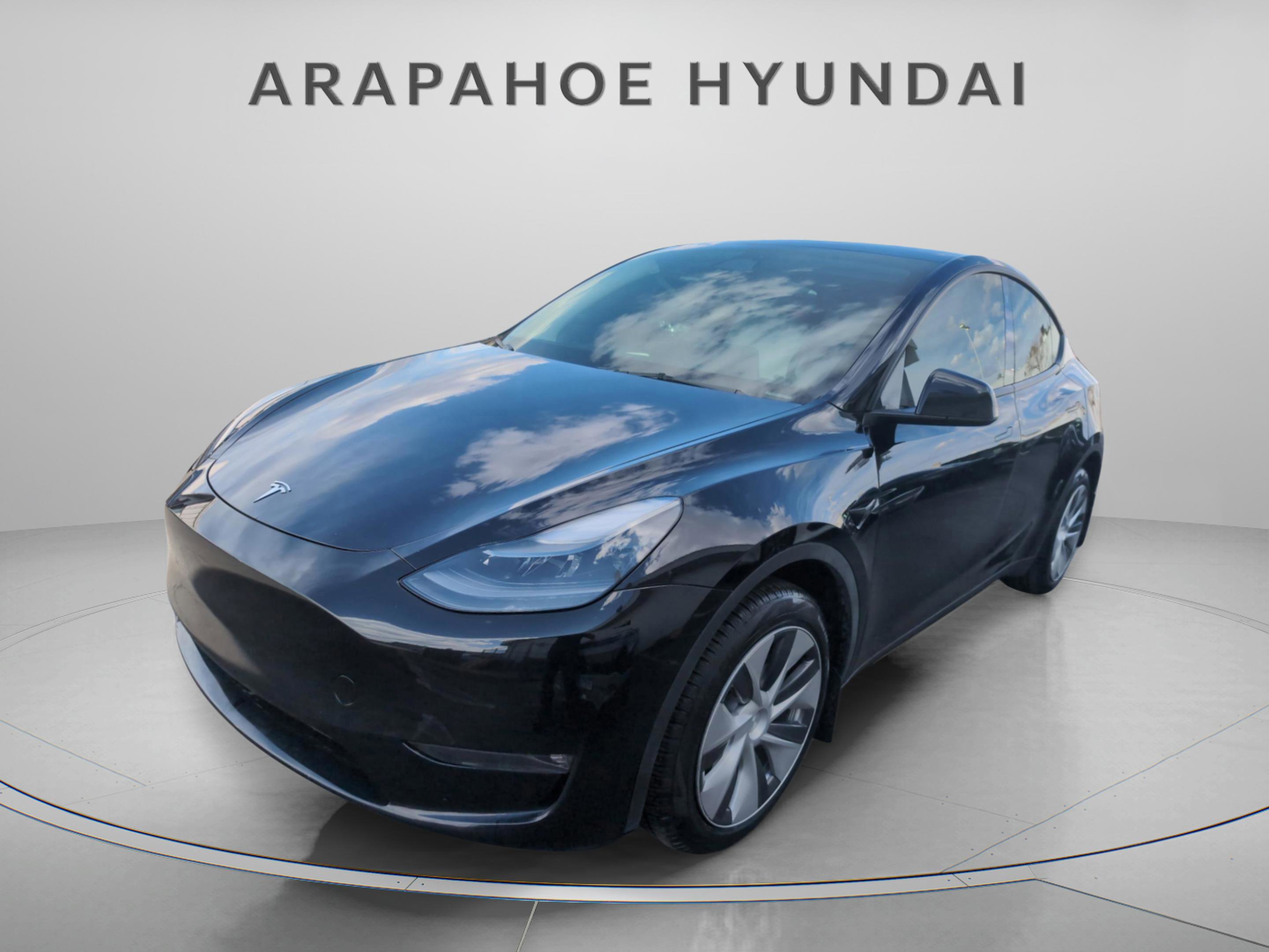 Used 2023 Tesla Model Y Long Range image 2