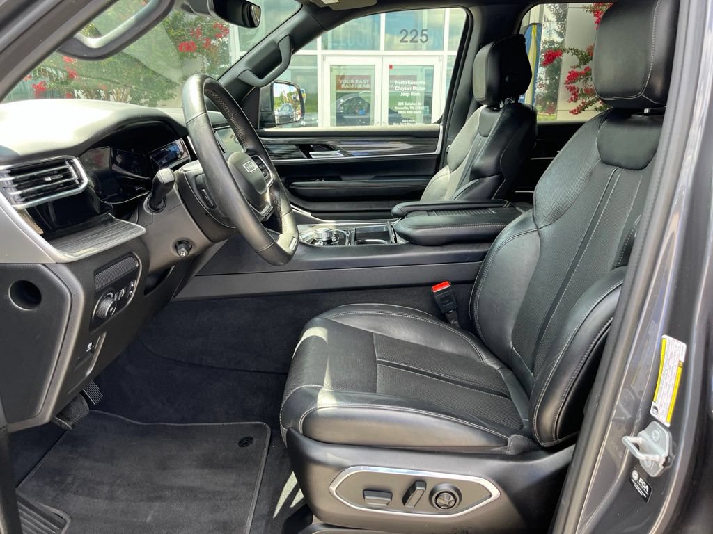 Used 2022 Jeep Wagoneer Series II w/ Premium Group I AWD/4WD image 4