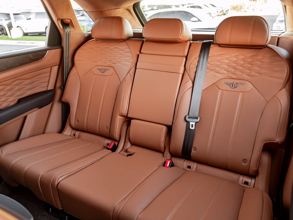 Used 2027 Bentley Bentayga AWD/4WD image 34