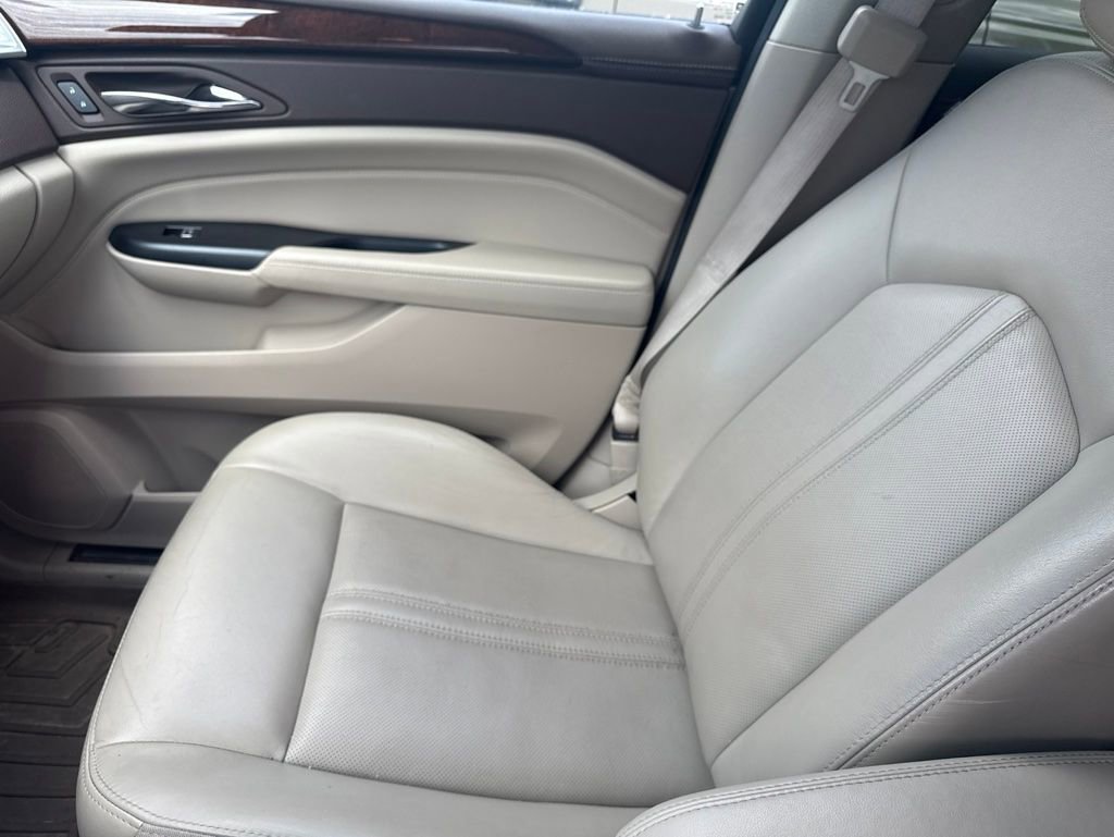 Used 2015 Cadillac SRX Luxury w/ Driver Awareness Package AWD/4WD image 15