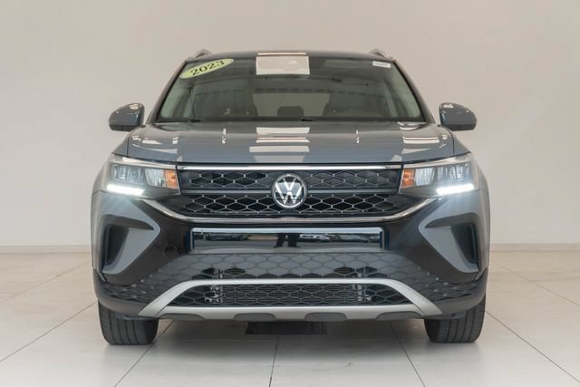 Used 2023 Volkswagen Taos SE w/ Panoramic Sunroof Package FWD image 6