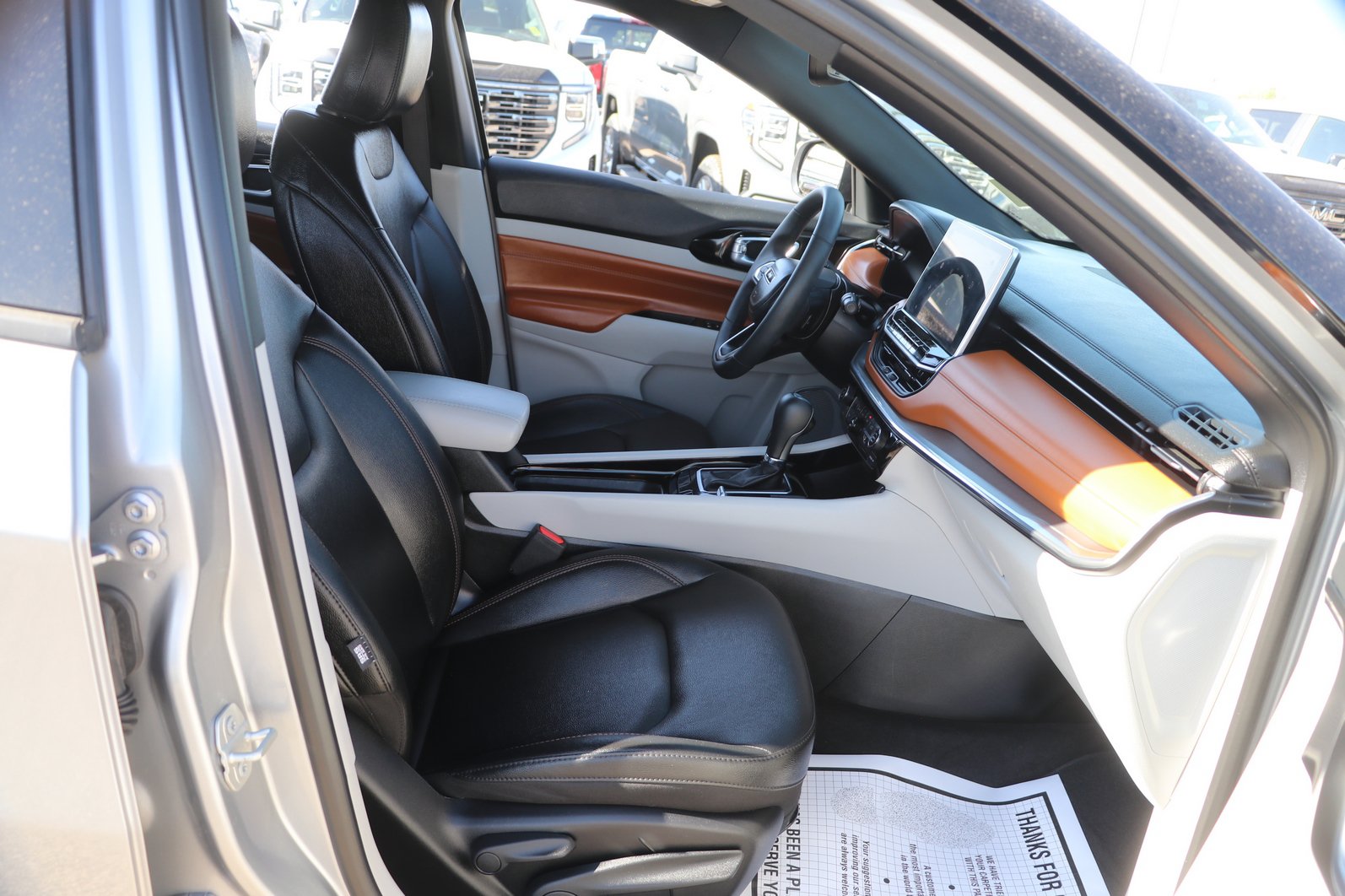 Used 2024 Jeep Compass Limited AWD/4WD image 32