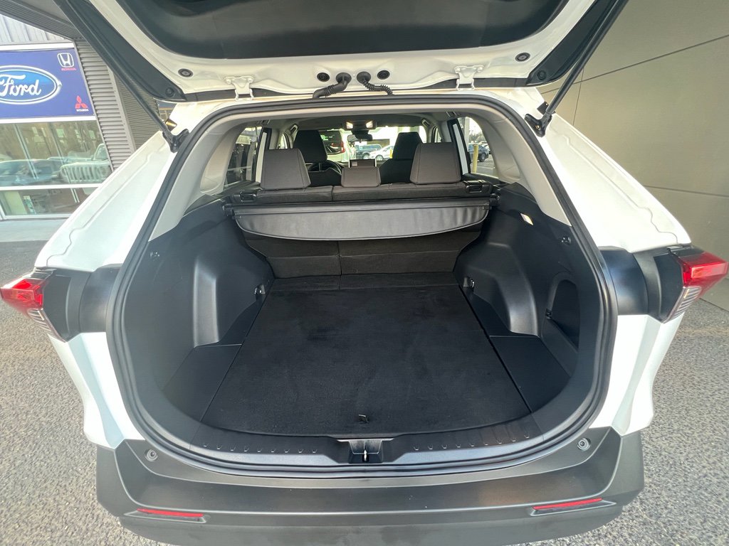 Used 2025 Toyota RAV4 LE image 31