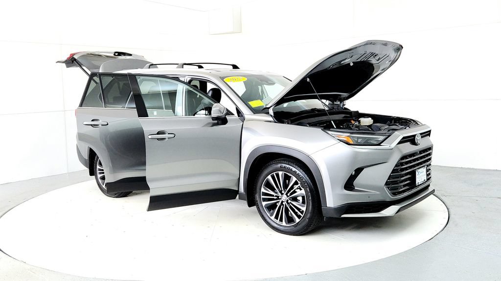 Certified 2025 Toyota Grand Highlander AWD Hybrid image 12