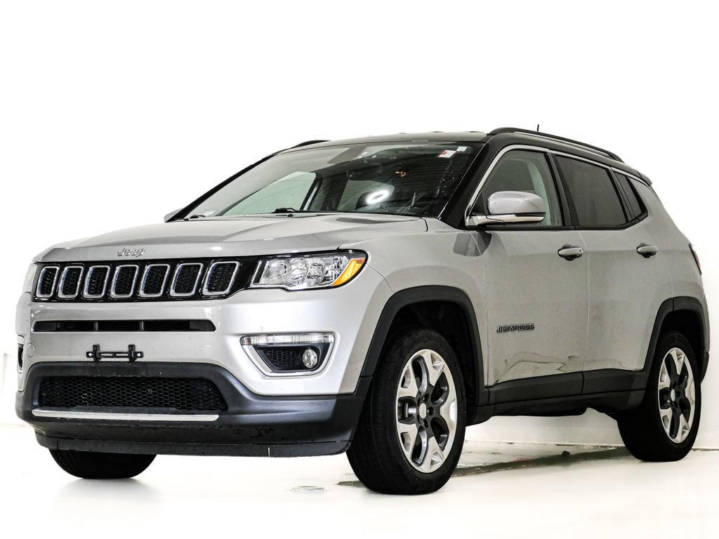 Used 2018 Jeep Compass Limited w/ Navigation Group AWD/4WD image 3