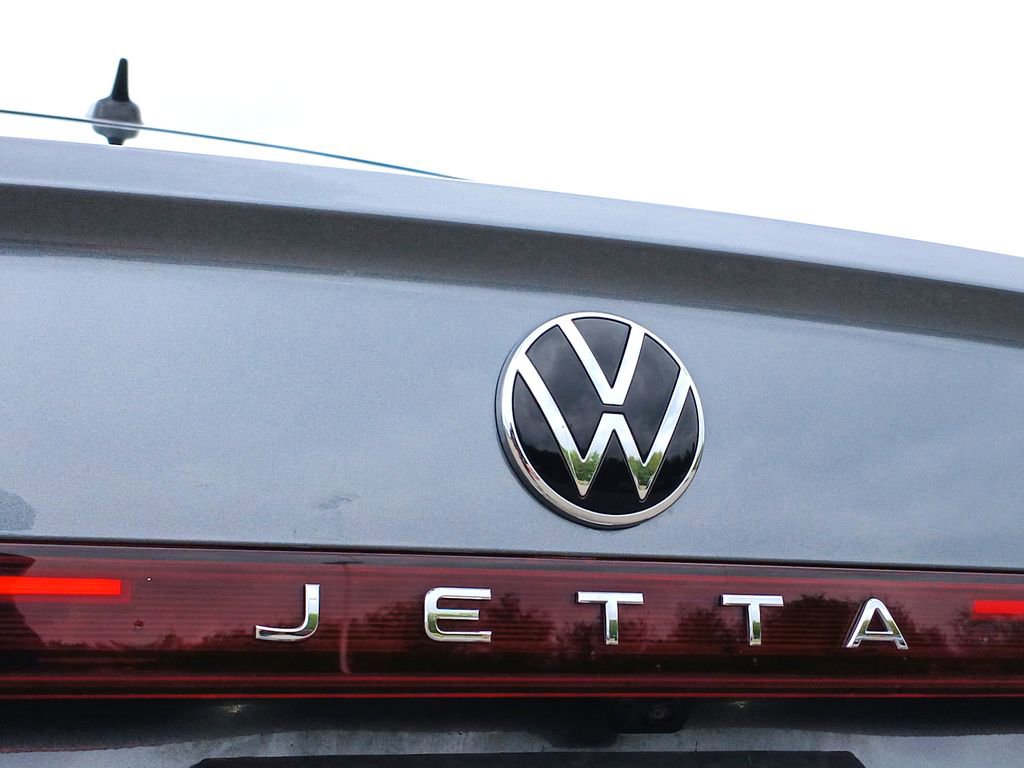 Used 2025 Volkswagen Jetta Sport image 33