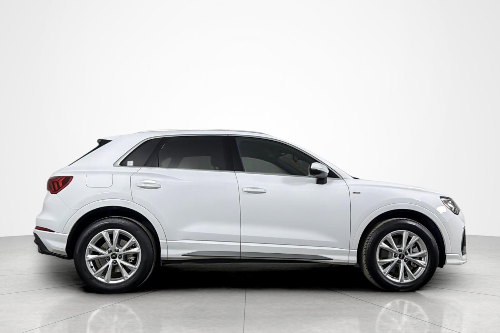 Used 2025 Audi Q3 2.0T Premium w/ Convenience Package AWD/4WD image 6