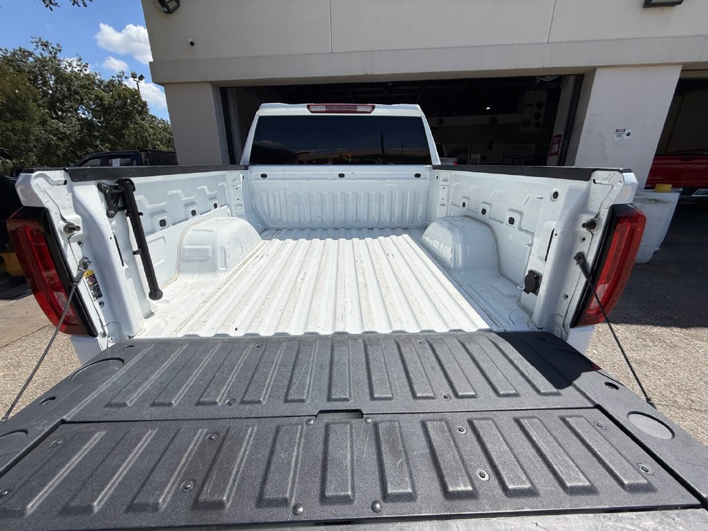 Used 2025 GMC Sierra 1500 SLT AWD/4WD image 19