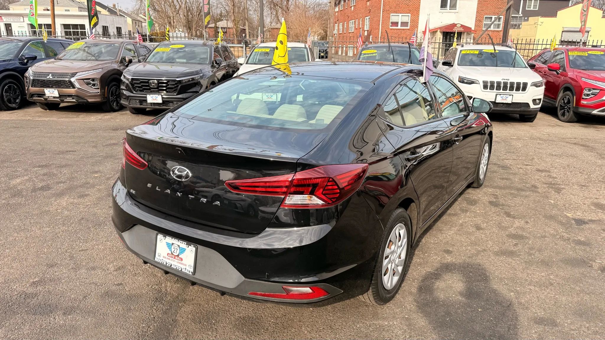 Used 2020 Hyundai Elantra SE image 9