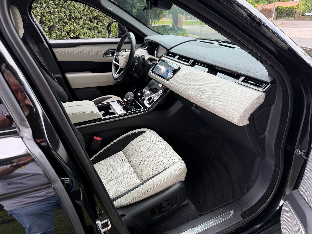 Used 2022 Land Rover Range Rover Velar R-Dynamic S AWD/4WD image 25