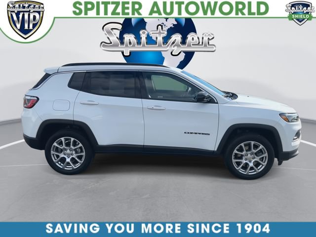 Used 2023 Jeep Compass Latitude image 10
