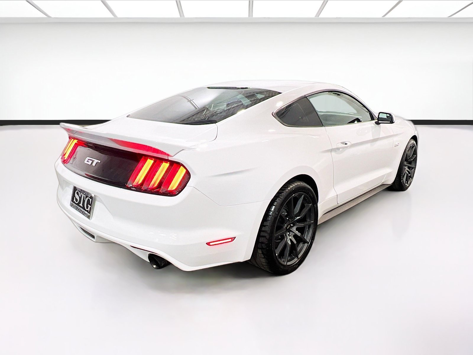 Used 2017 Ford Mustang GT w/ Interior & Wheel Package RWD image 4