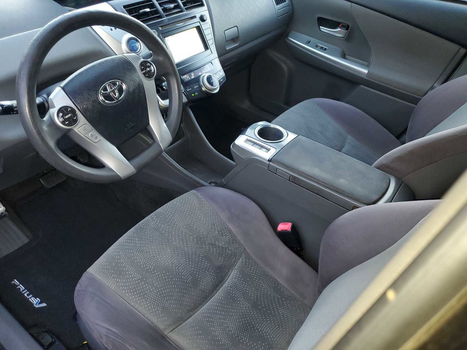 Used 2012 Toyota Prius V Three image 9