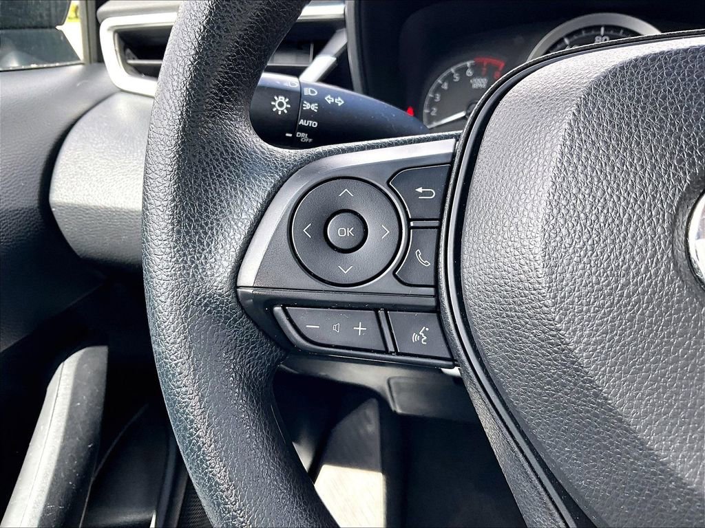 Used 2020 Toyota Corolla LE FWD image 23