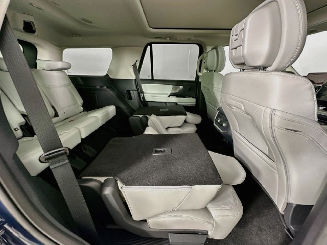 New 2027 Ford Expedition Platinum AWD/4WD image 30
