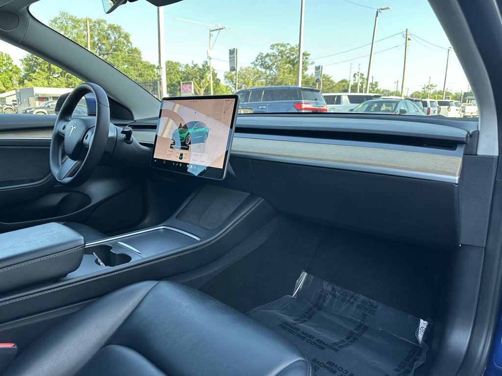 Used 2022 Tesla Model 3 Standard Range Plus RWD image 16