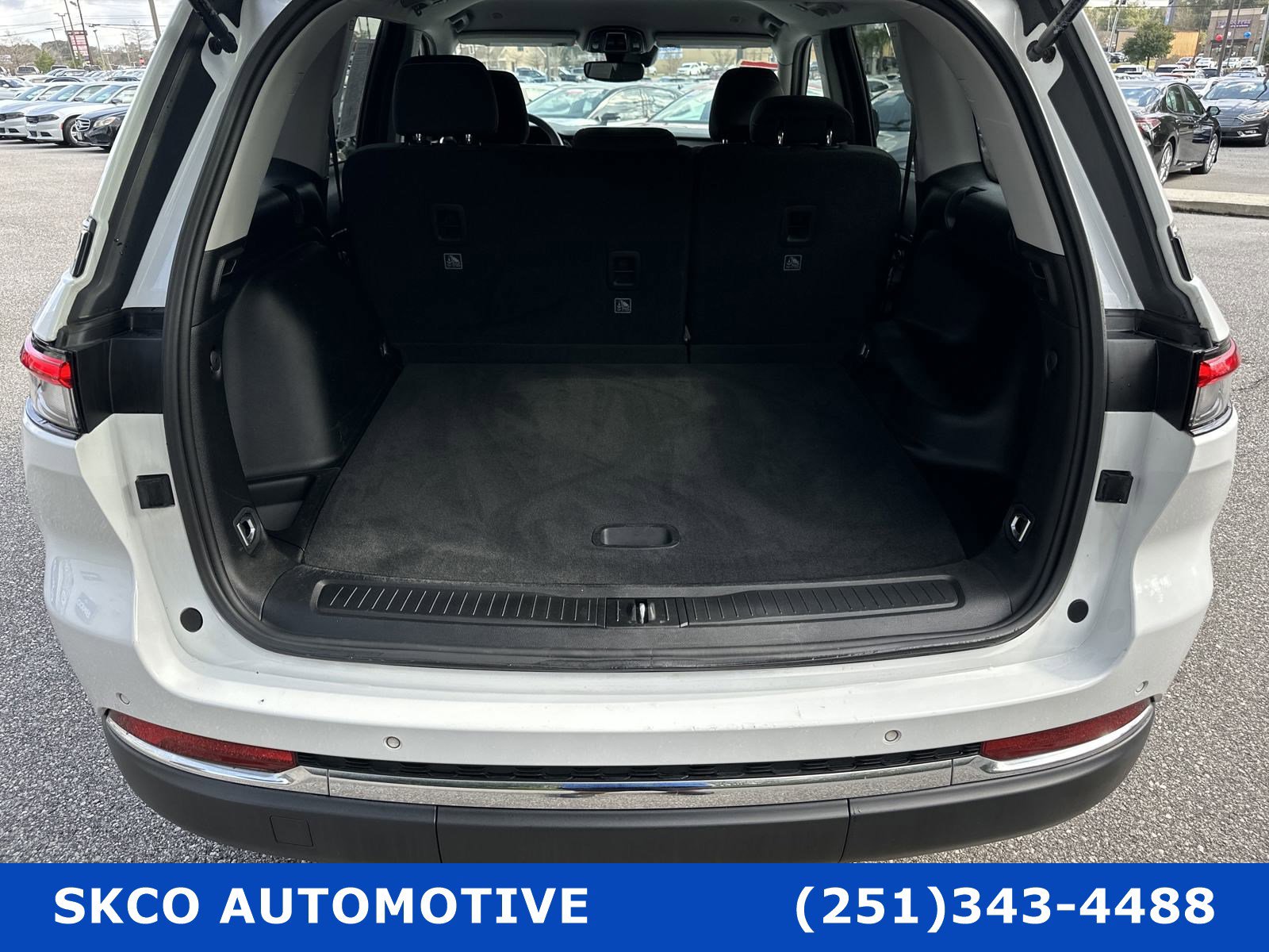 Used 2022 Jeep Grand Cherokee Laredo image 21